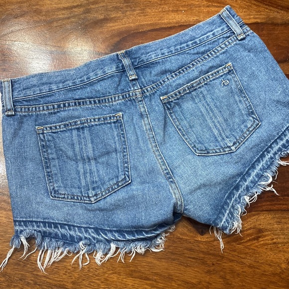 Rag & Bone Cutoff Short in Tully - Picture 9 of 10
